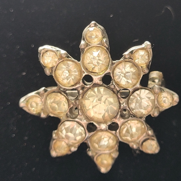 Vintage Silver Tone and Clear Rhinestone Star Snowflake Brooch - Picture 8 of 13